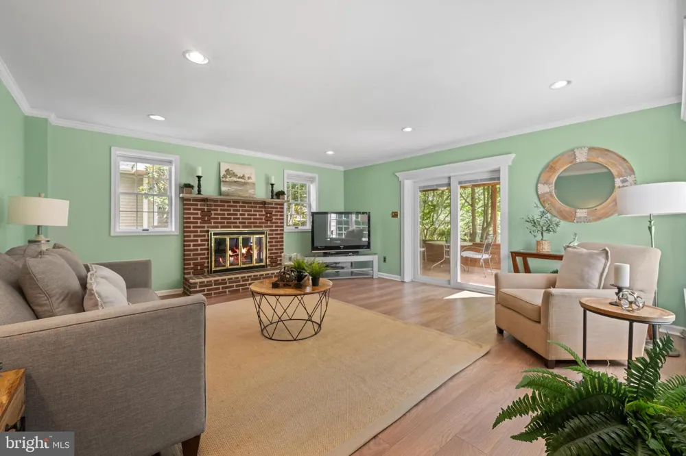 77 FOREST ROAD Springfield, PA 19064