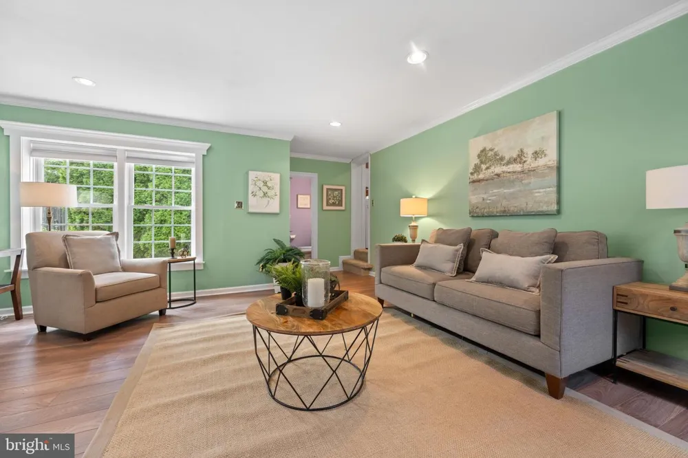 77 FOREST ROAD Springfield, PA 19064