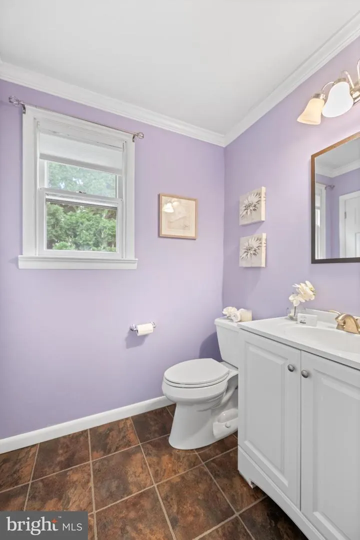 77 FOREST ROAD Springfield, PA 19064