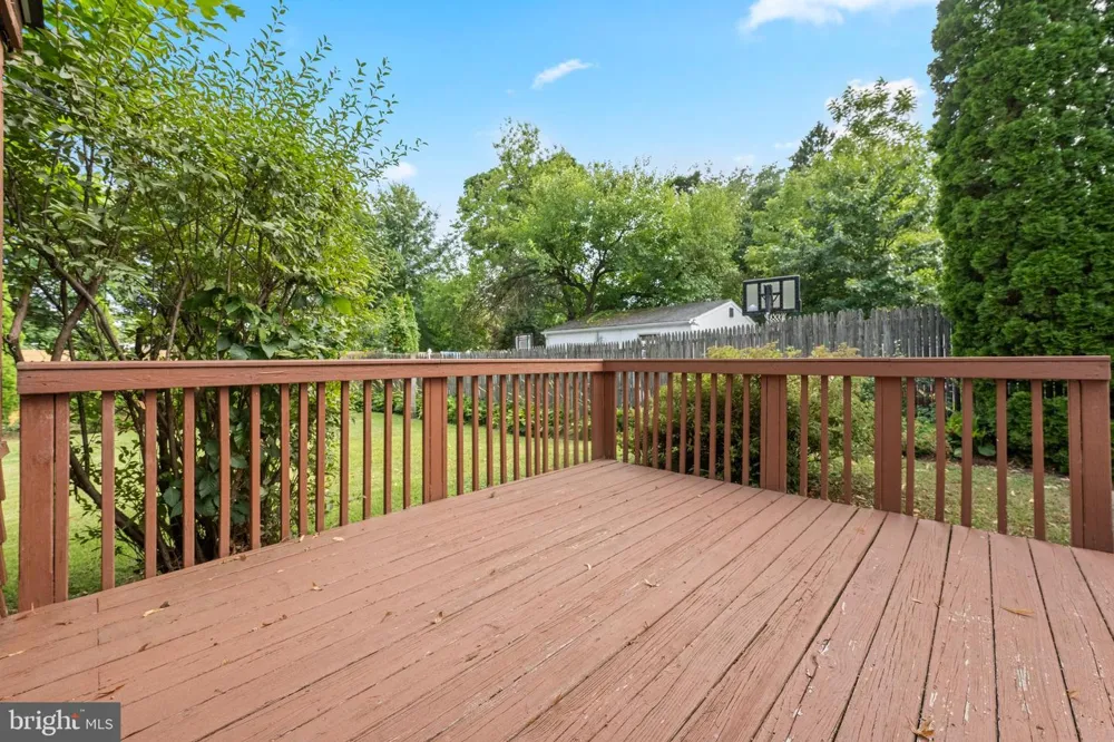 77 FOREST ROAD Springfield, PA 19064