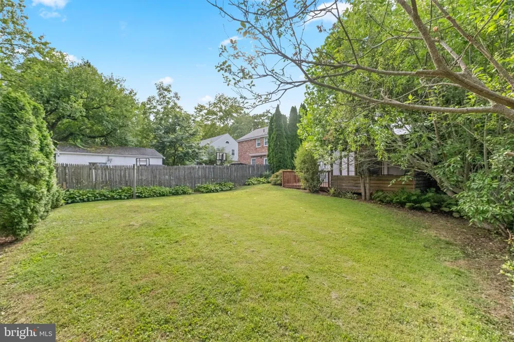77 FOREST ROAD Springfield, PA 19064