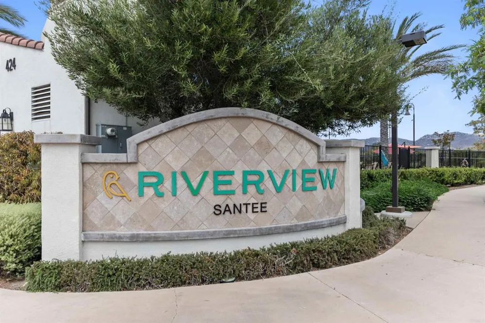 328 Waverunner Court Santee, CA 92071