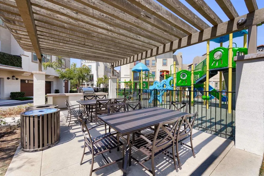 328 Waverunner Court Santee, CA 92071