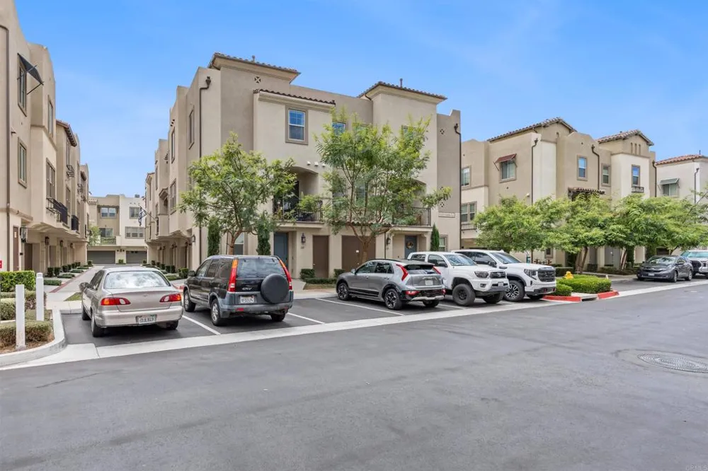 328 Waverunner Court Santee, CA 92071