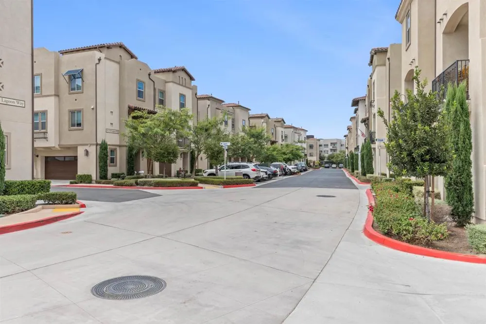 328 Waverunner Court Santee, CA 92071