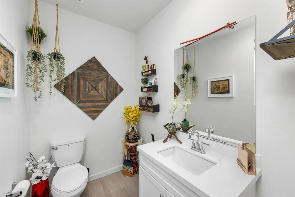 328 Waverunner Court Santee, CA 92071