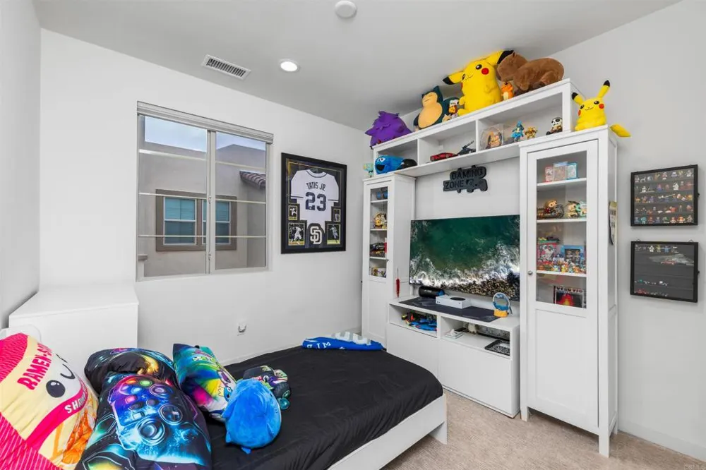 328 Waverunner Court Santee, CA 92071