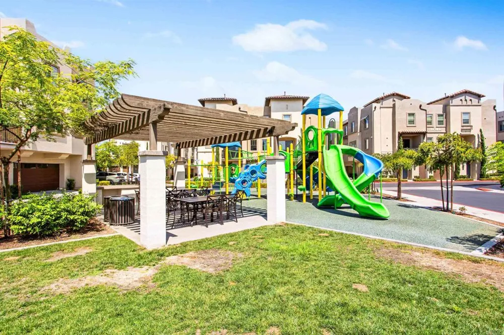 328 Waverunner Court Santee, CA 92071