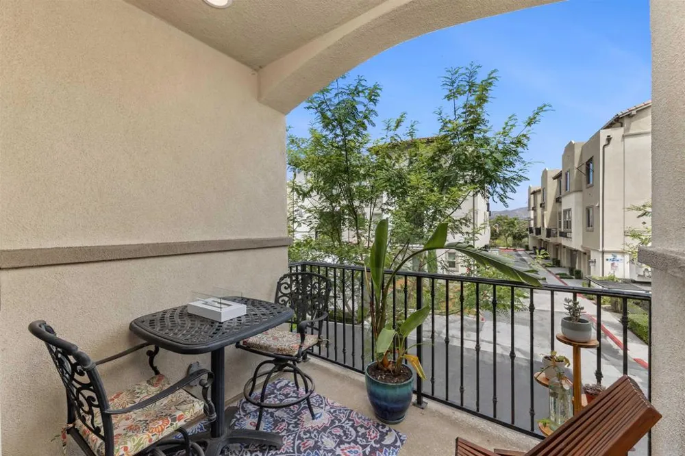 328 Waverunner Court Santee, CA 92071