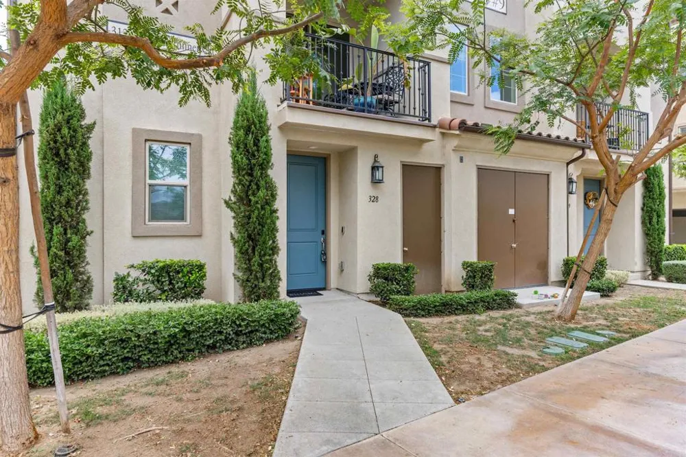 328 Waverunner Court Santee, CA 92071