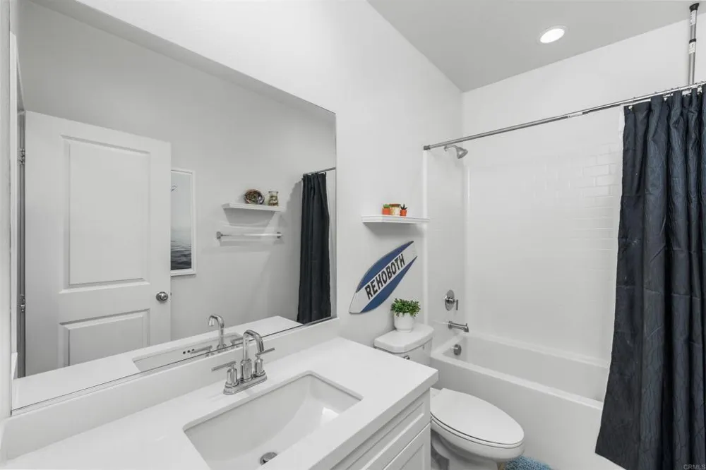 328 Waverunner Court Santee, CA 92071