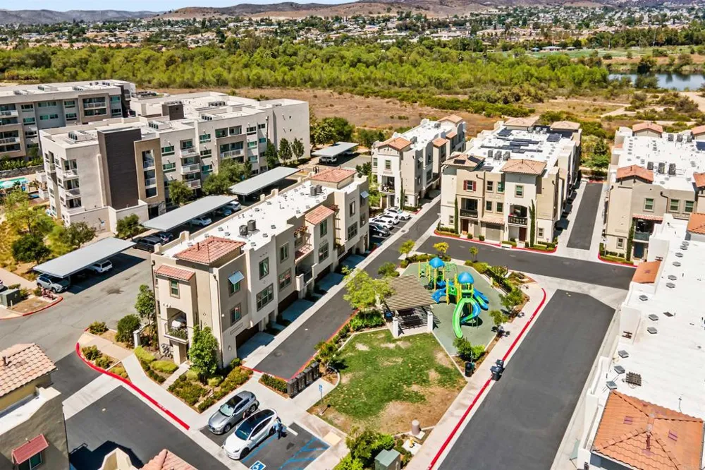 328 Waverunner Court Santee, CA 92071