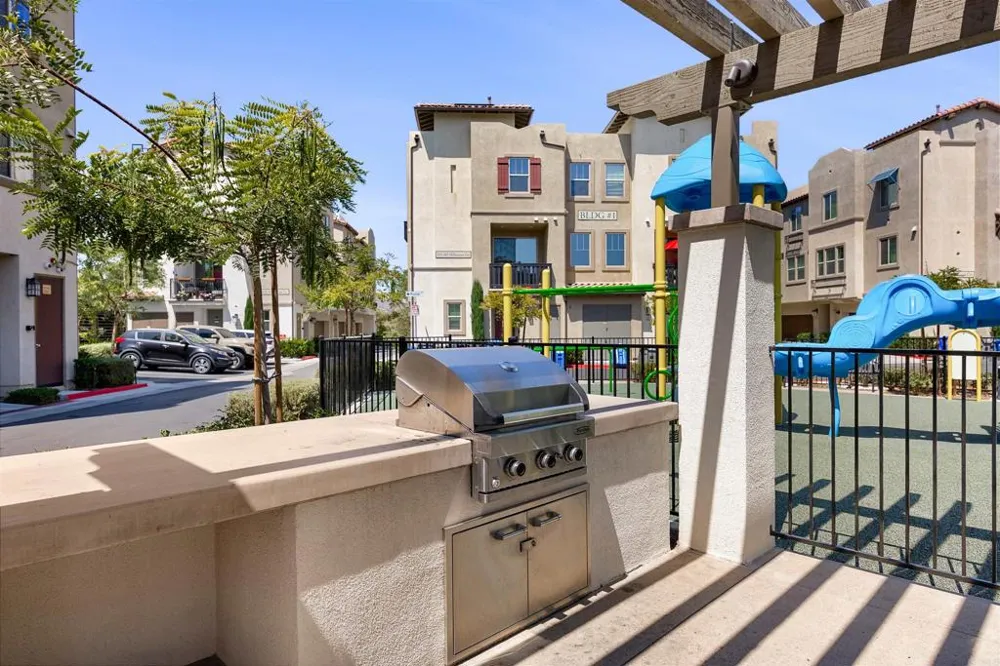 328 Waverunner Court Santee, CA 92071