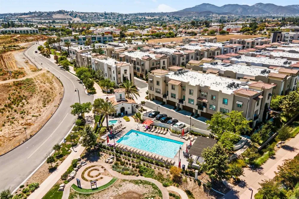 328 Waverunner Court Santee, CA 92071