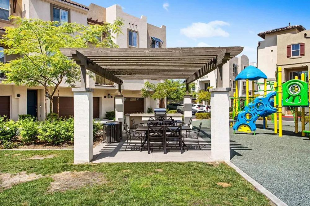 328 Waverunner Court Santee, CA 92071