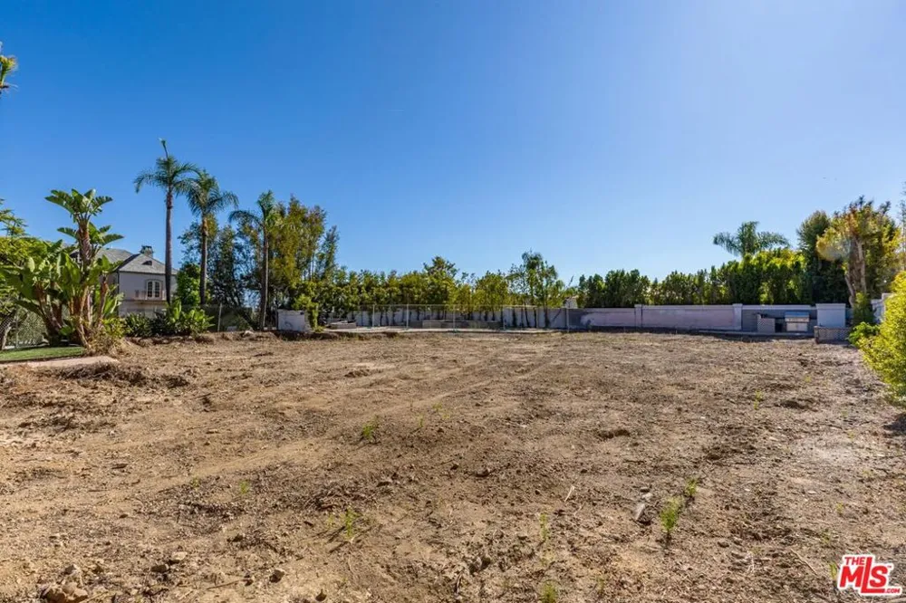 16661 Cumbre Verde Court Los Angeles, CA 90272