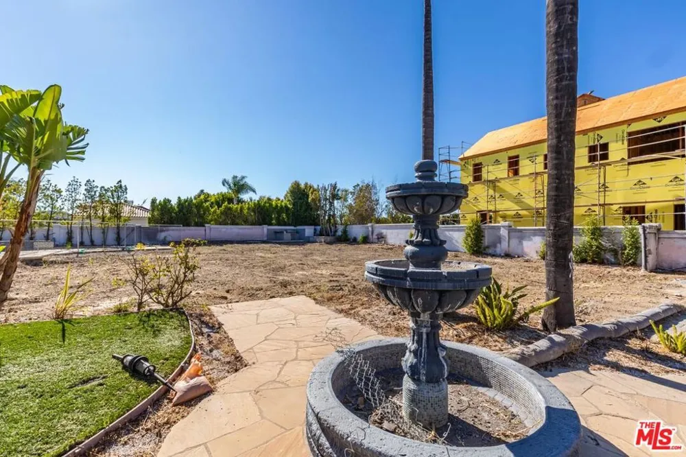16661 Cumbre Verde Court Los Angeles, CA 90272