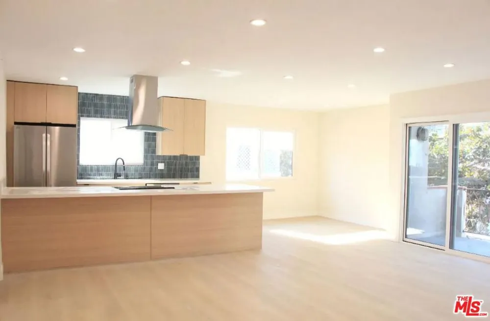 322 S Swall Drive #1 Los Angeles, CA 90048