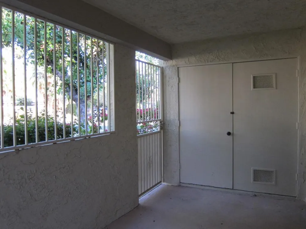 2053 Via Miraleste #914 Palm Springs, CA 92262
