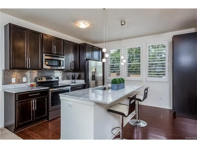 3070 Kilmer Avenue Troy, MI 48083