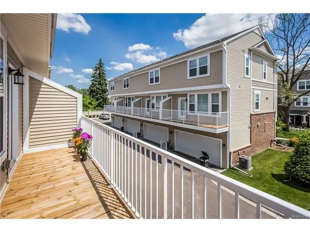 3070 Kilmer Avenue Troy, MI 48083