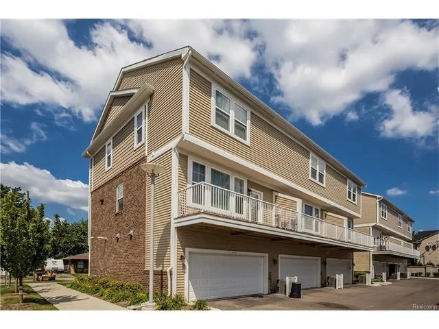 3070 Kilmer Avenue Troy, MI 48083
