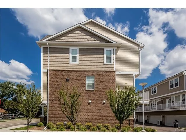 3070 Kilmer Avenue Troy, MI 48083