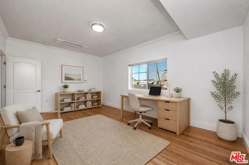 944 S Serrano Avenue #301 Los Angeles, CA 90006