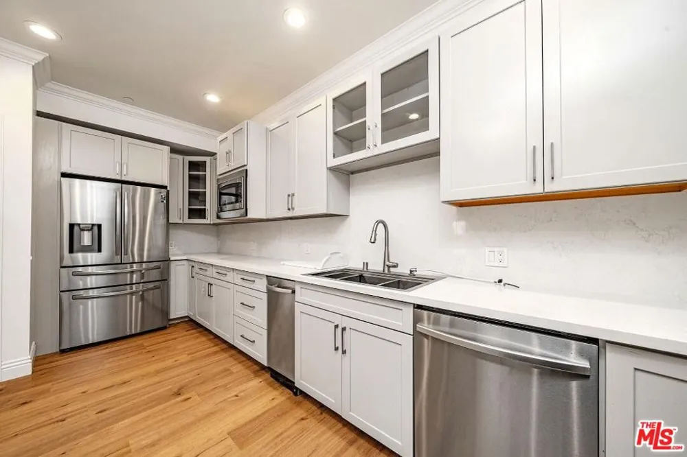 944 S Serrano Avenue #301 Los Angeles, CA 90006