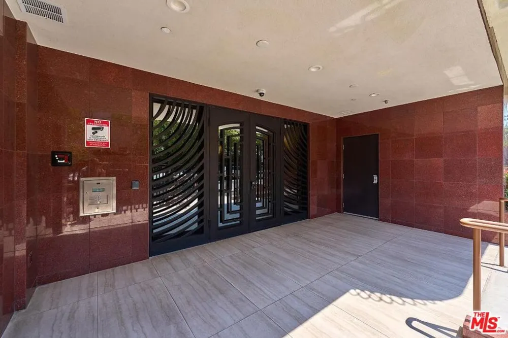 944 S Serrano Avenue #301 Los Angeles, CA 90006