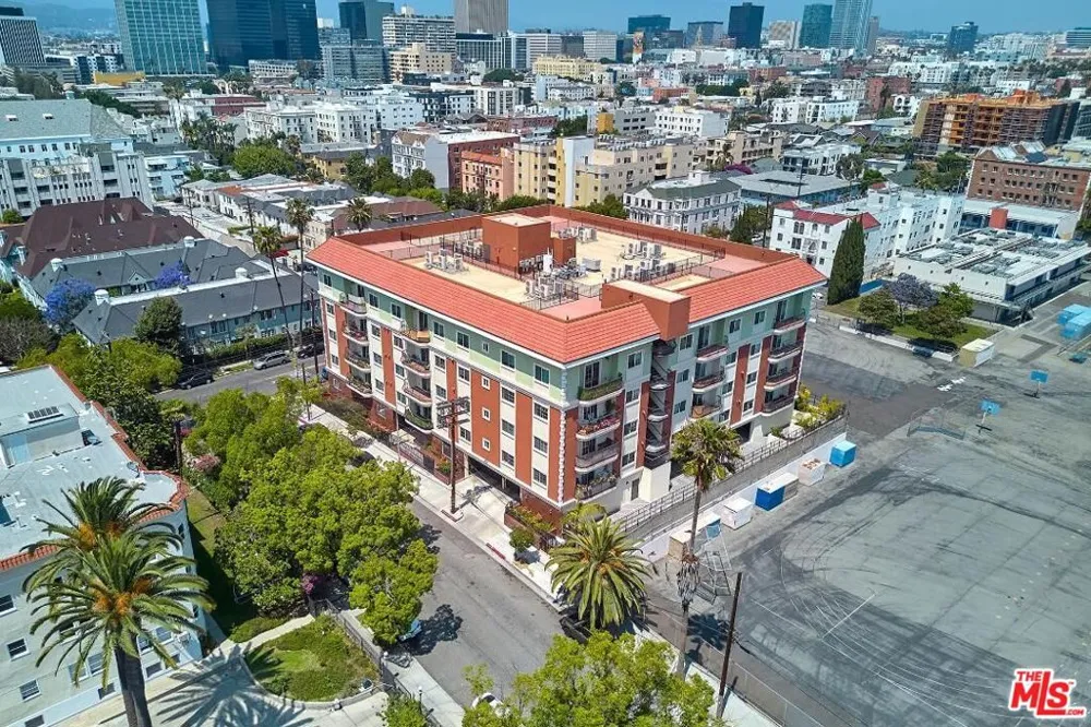 944 S Serrano Avenue #301 Los Angeles, CA 90006