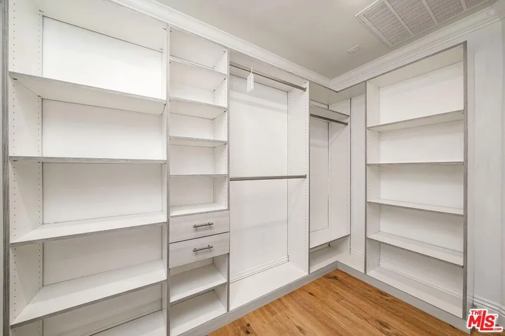 944 S Serrano Avenue #301 Los Angeles, CA 90006
