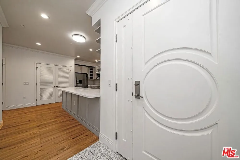 944 S Serrano Avenue #301 Los Angeles, CA 90006