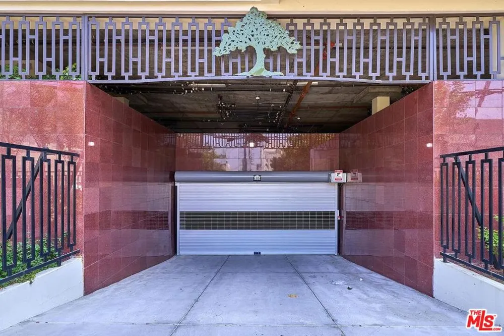 944 S Serrano Avenue #301 Los Angeles, CA 90006