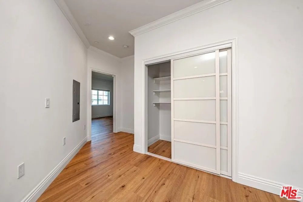 944 S Serrano Avenue #301 Los Angeles, CA 90006