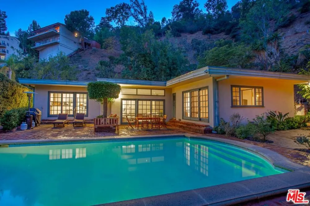 10216 Cielo Drive Beverly Hills, CA 90210