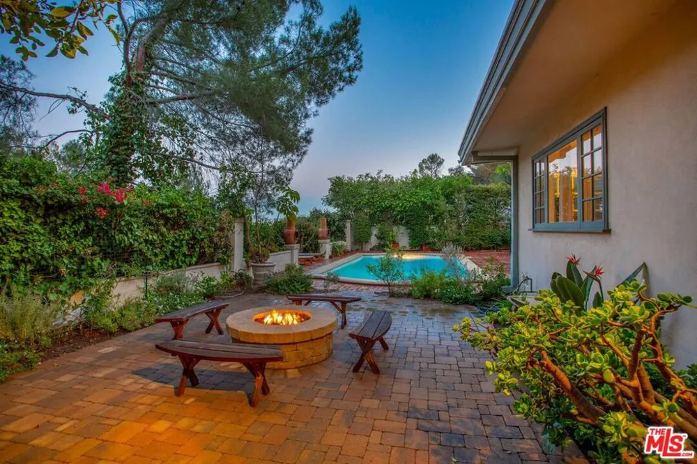 10216 Cielo Drive Beverly Hills, CA 90210