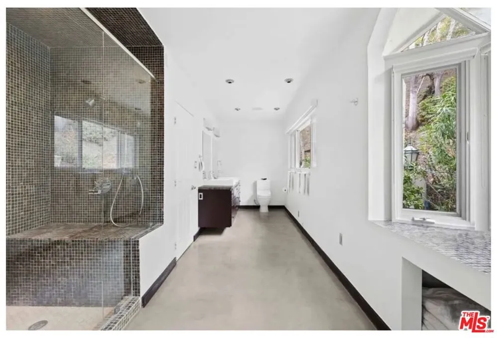 10216 Cielo Drive Beverly Hills, CA 90210