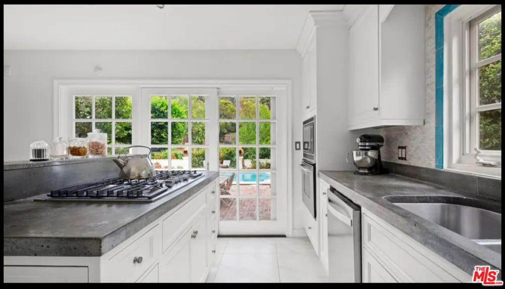 10216 Cielo Drive Beverly Hills, CA 90210