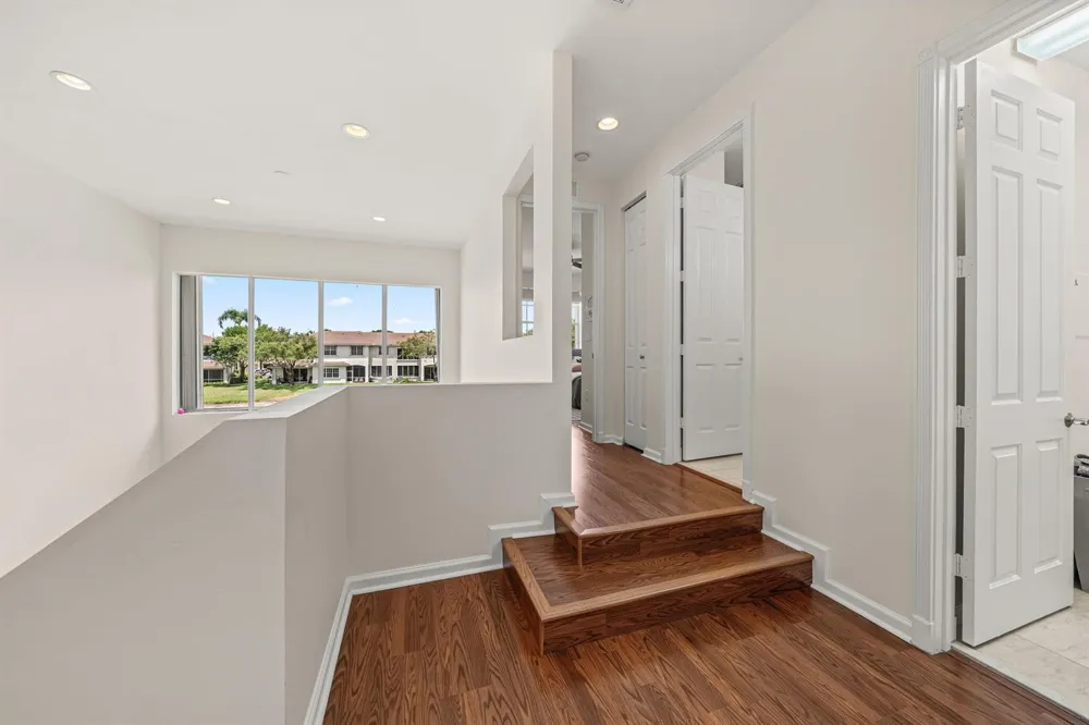 6394 BELLA CIRCLE #1004 Boynton Beach, FL 33437