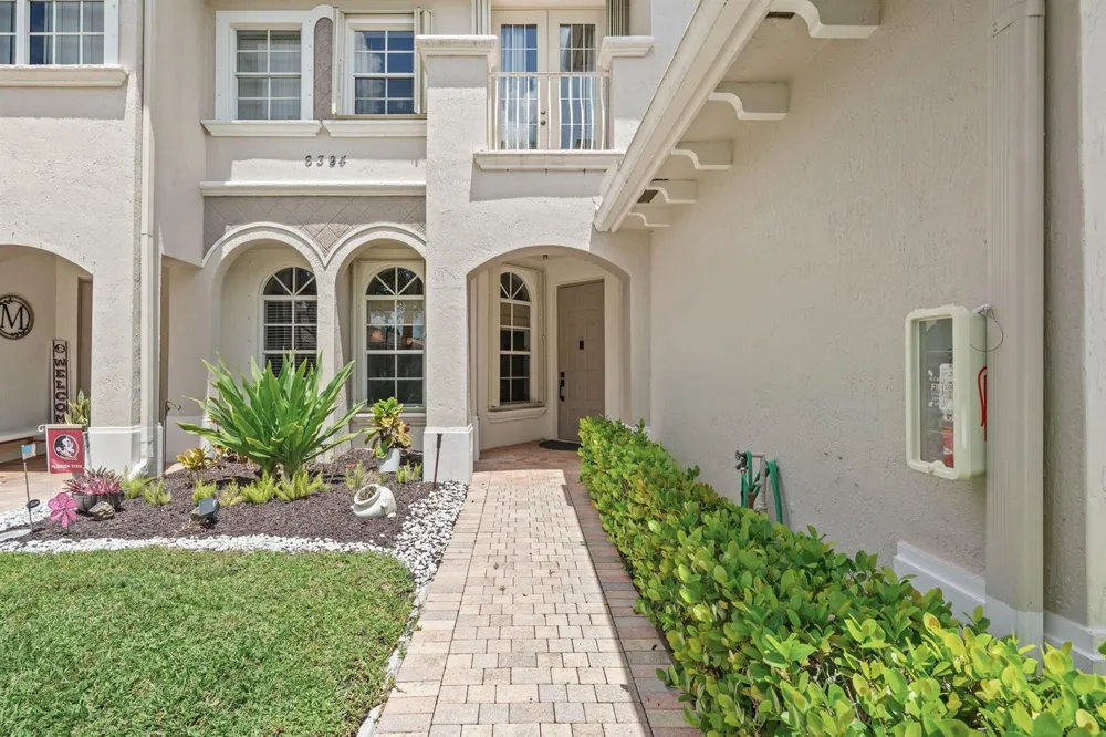 6394 BELLA CIRCLE #1004 Boynton Beach, FL 33437