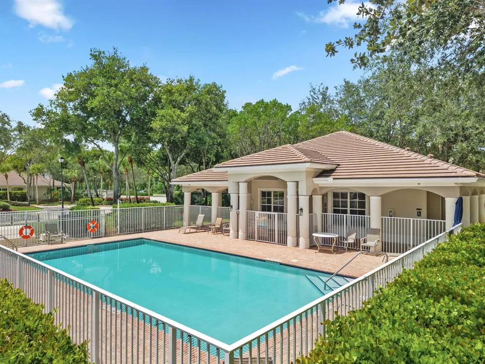 6394 BELLA CIRCLE #1004 Boynton Beach, FL 33437