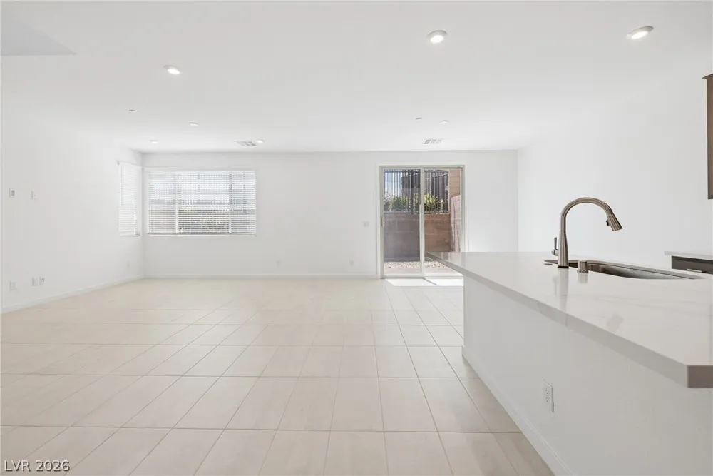 11965 Angle Cliff Avenue Las Vegas, NV 89138