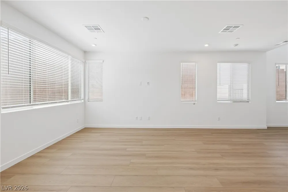 11977 Angle Cliff Avenue Las Vegas, NV 89138
