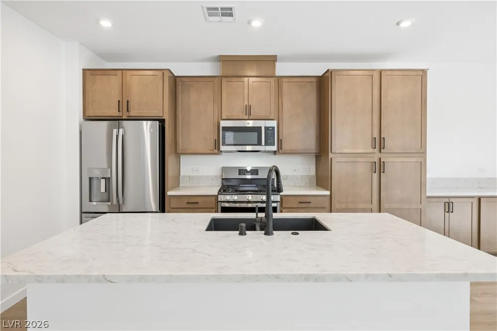 11977 Angle Cliff Avenue Las Vegas, NV 89138