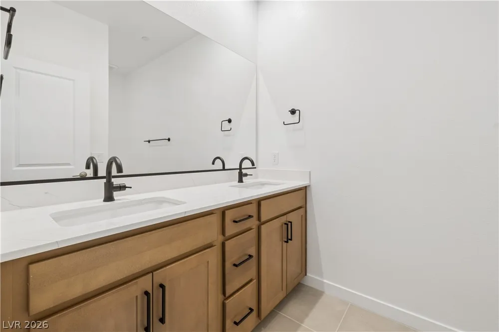 11977 Angle Cliff Avenue Las Vegas, NV 89138
