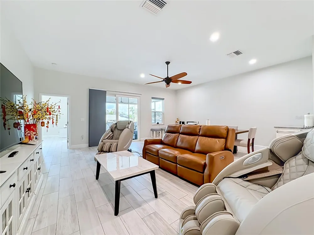 6835 GEORGIA AVENUE Bradenton, FL 34207