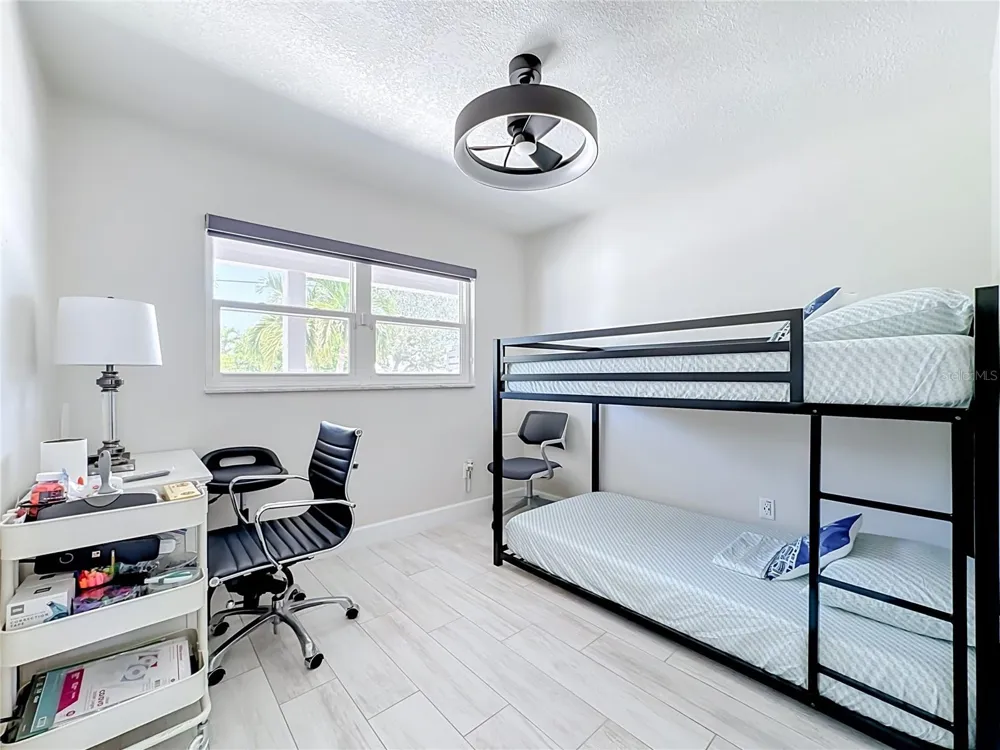 6835 GEORGIA AVENUE Bradenton, FL 34207