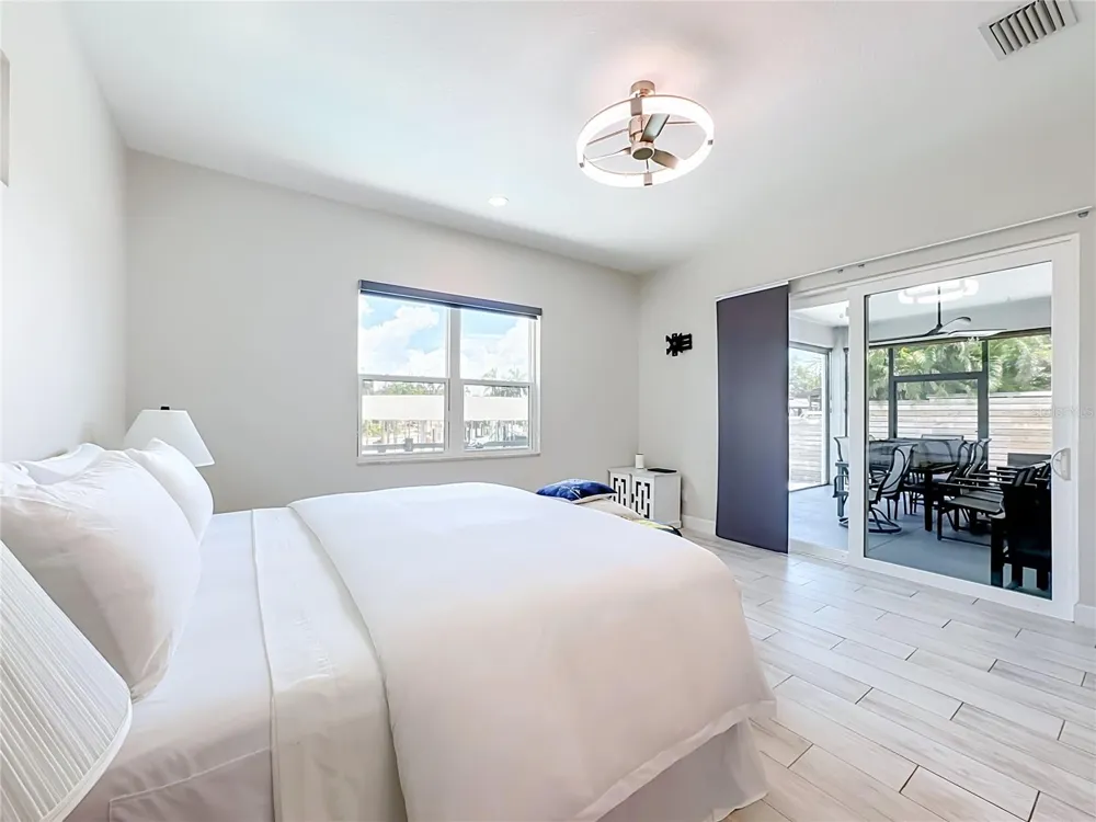 6835 GEORGIA AVENUE Bradenton, FL 34207