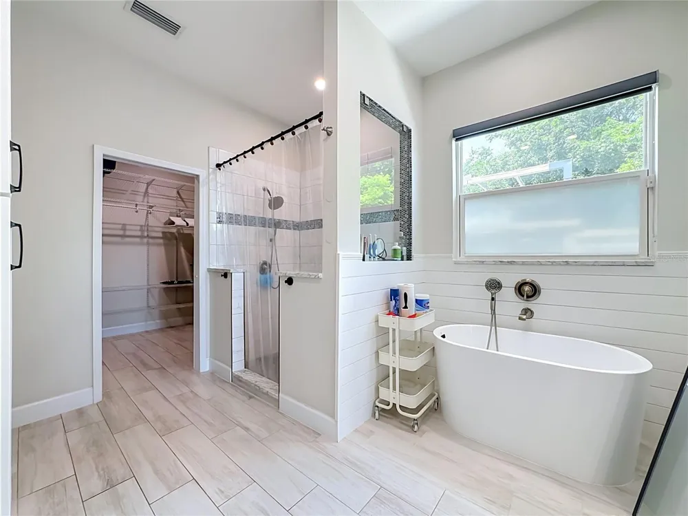 6835 GEORGIA AVENUE Bradenton, FL 34207
